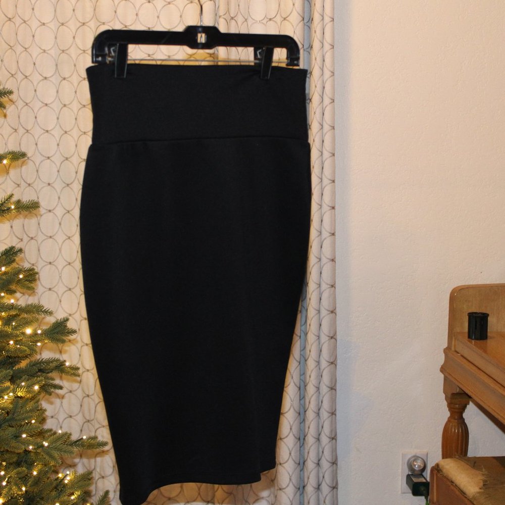 Large, Black Pencil Skirt